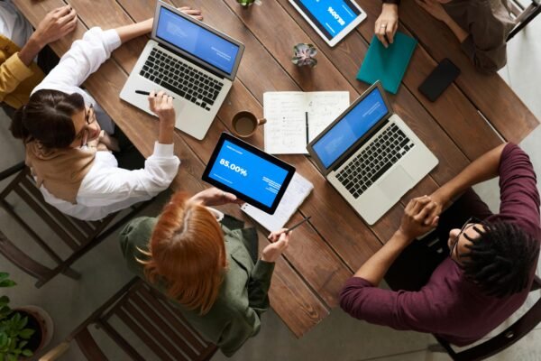 Custom Software and Application Development - Imagem 2